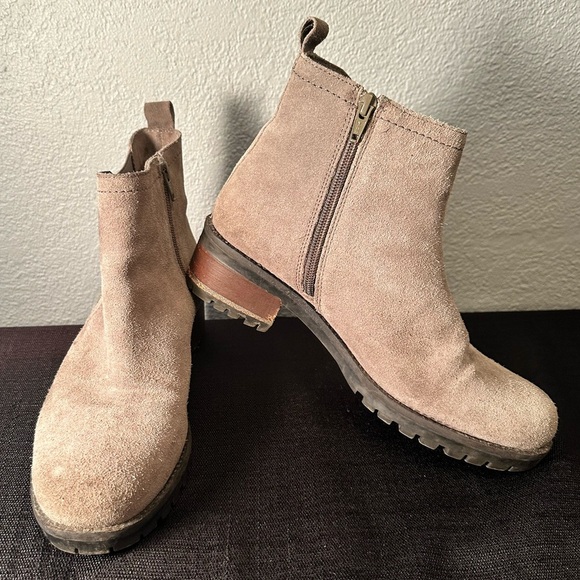 Skechers Boots Womens 9 Lugnut Chelsea Ankle Bootie Gray Leather Pull On - Picture 1 of 6